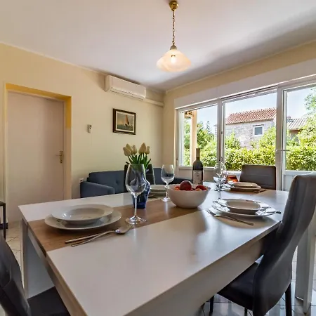 Mimoza Guest house 3*