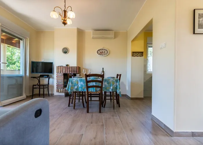 Mimoza בית הארחה באניולה