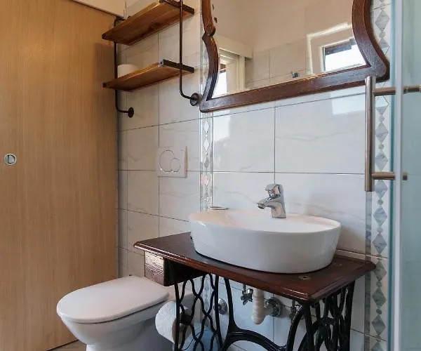 Mimoza בית הארחה באניולה