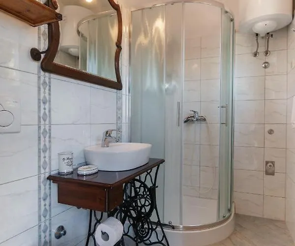 Mimoza בית הארחה