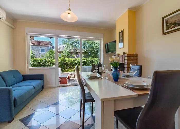 Mimoza בית הארחה באניולה